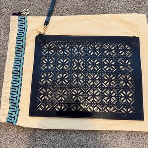 Tory Burch Blue Laser Cut Patent Leather Wristlet Pouch w/ Tory dust bag NWOT